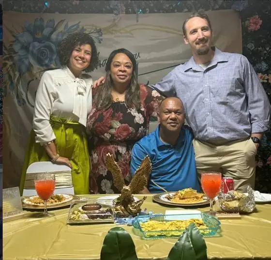 Noche de compañerismo