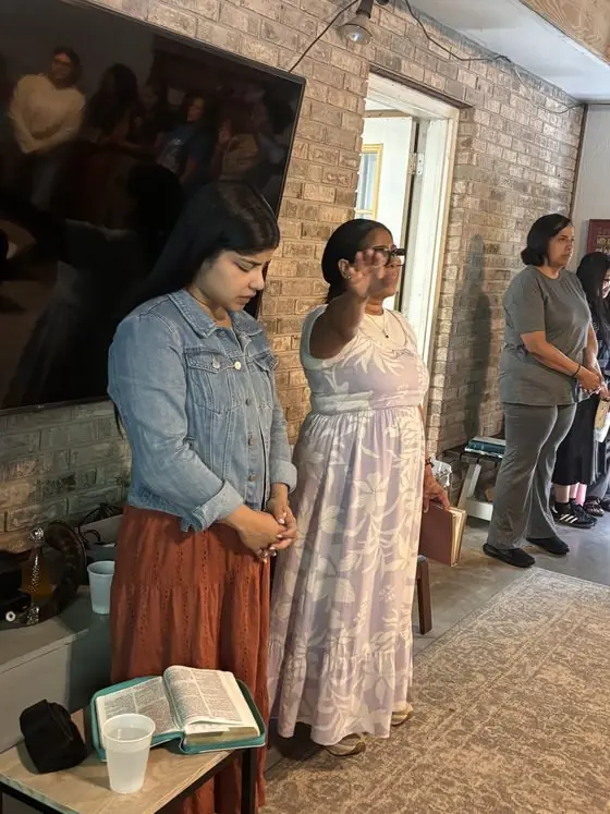 Mujeres en oración