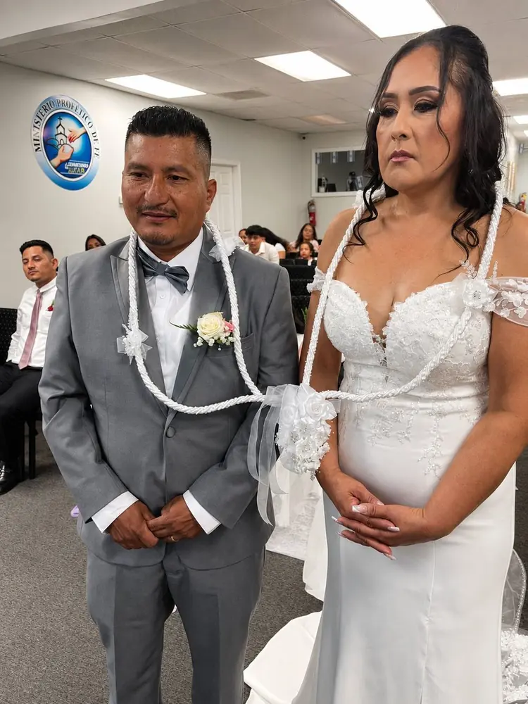 Ceremonia con el lazo del pacto