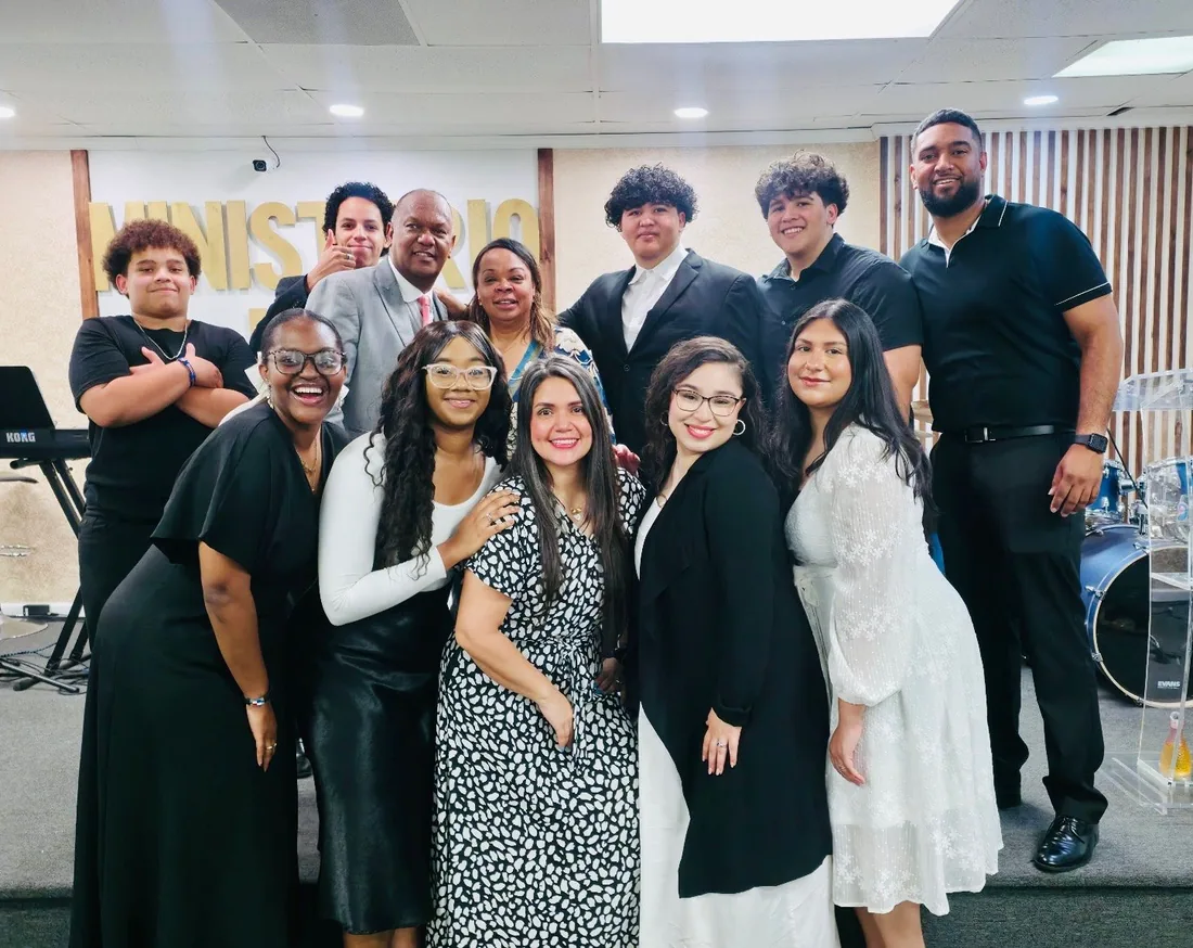 Equipo de alabanza LAC Worship